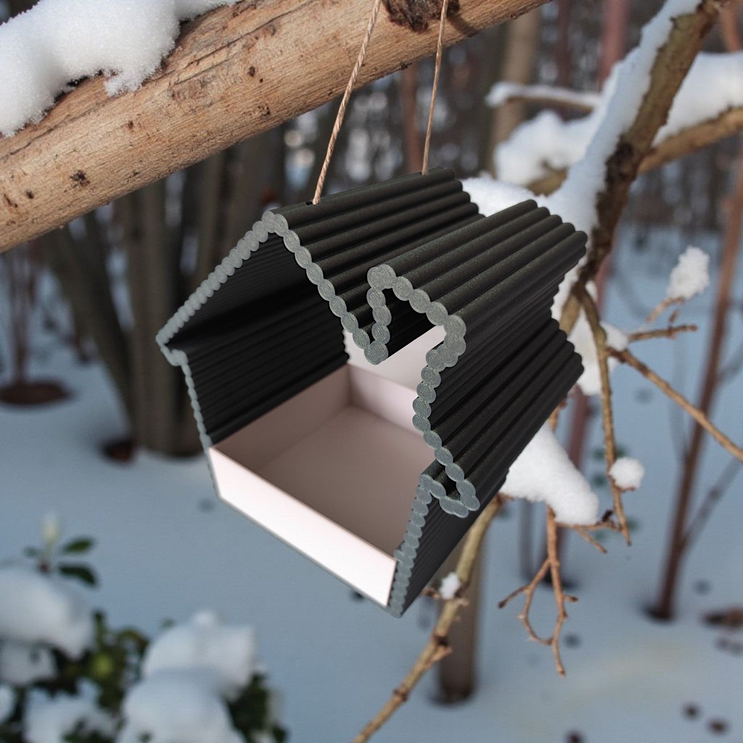 Rillet fuglefoderhus med udtagelig foderskuffe