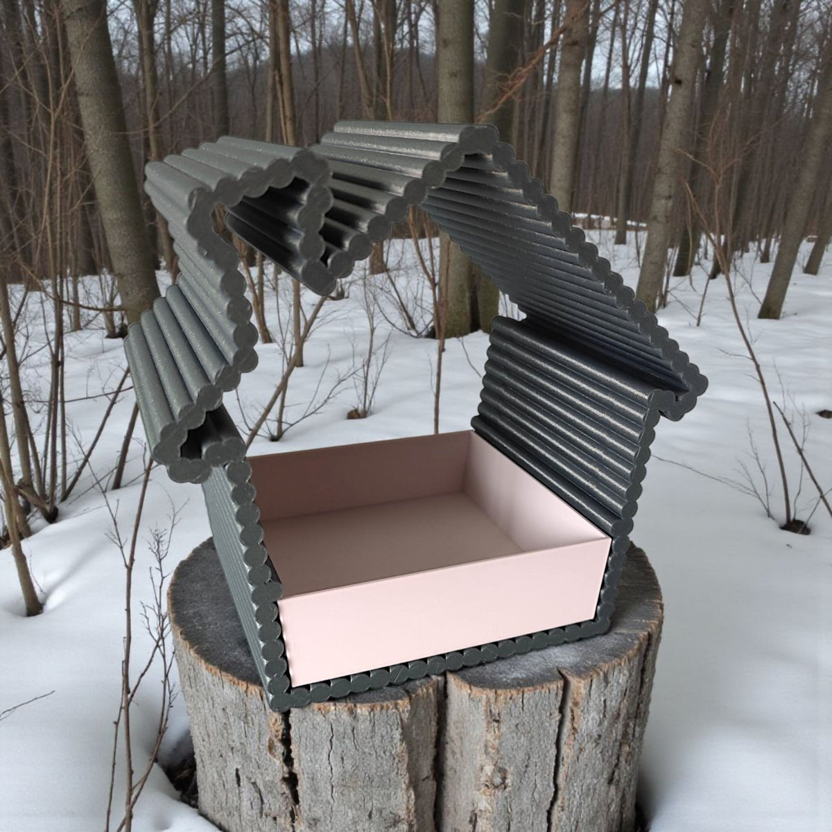 Rillet fuglefoderhus med udtagelig foderskuffe