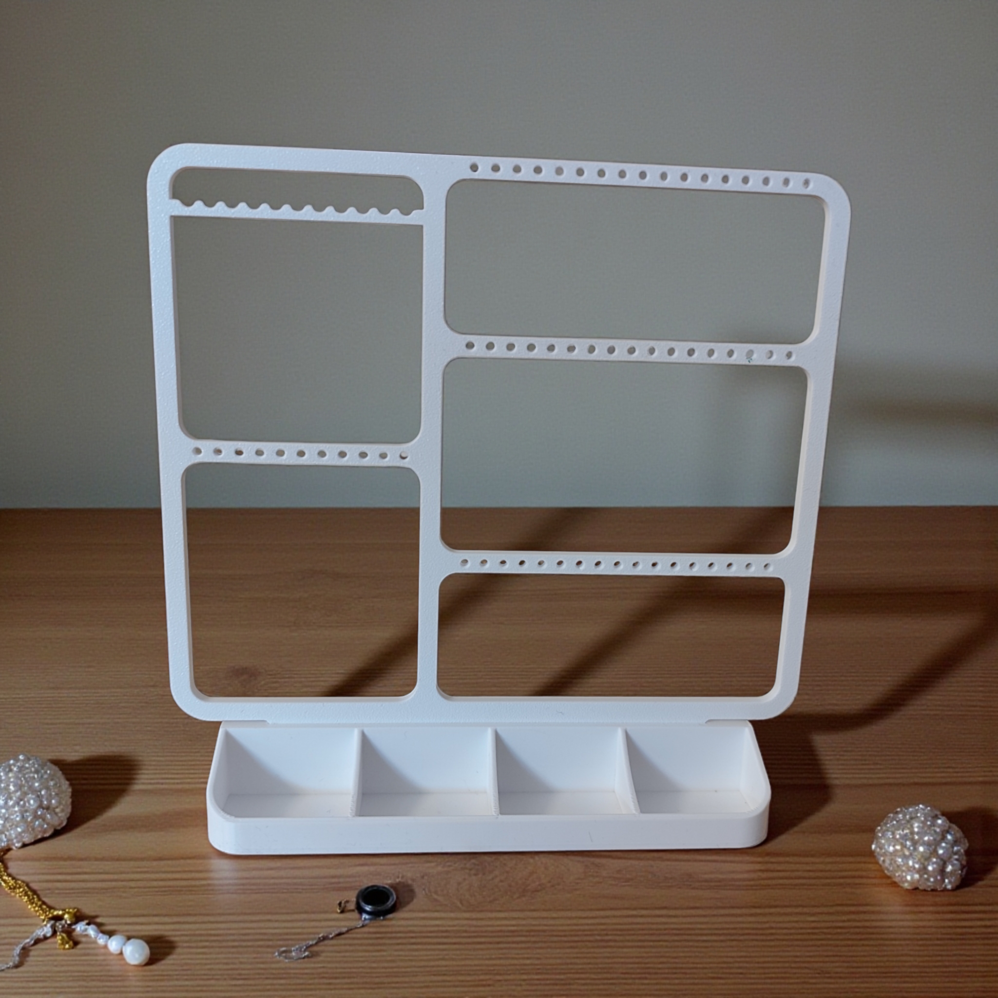 Moderne smykke-organizer